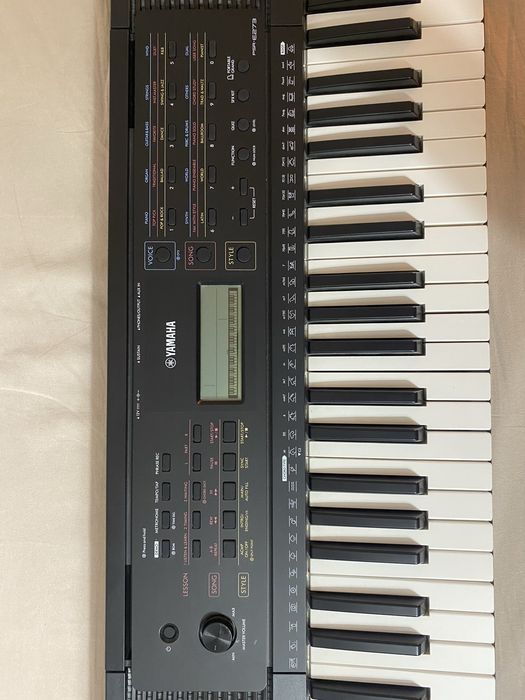 Teclado/piano Yamaha PSR-E273