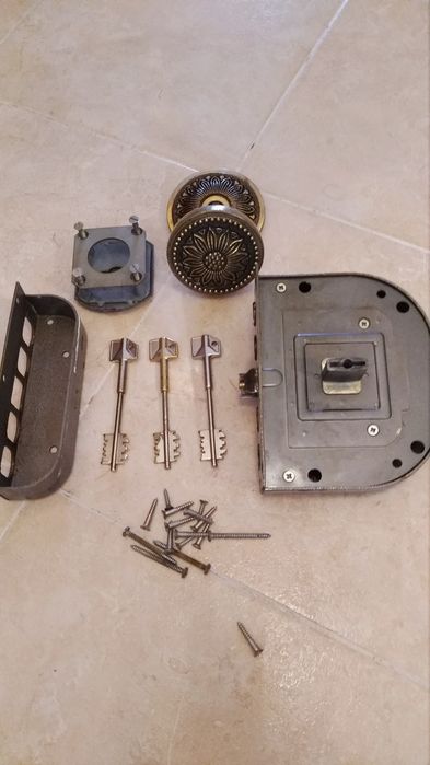 Fechadura com 4 trancas