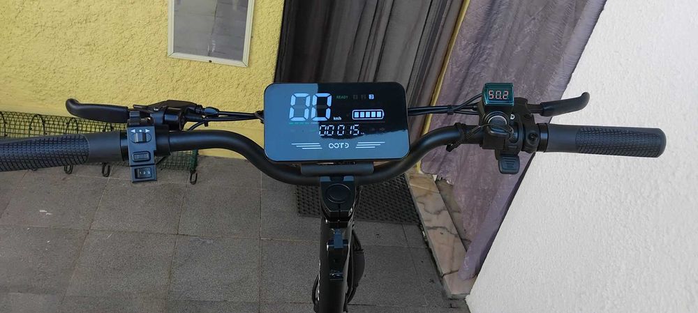 Trotinete elétrica todo o terreno OOTD-T10 - NOVA