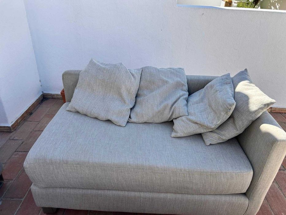 2 Sofá cinza/ Beige Claro com 2 Pousa Pés