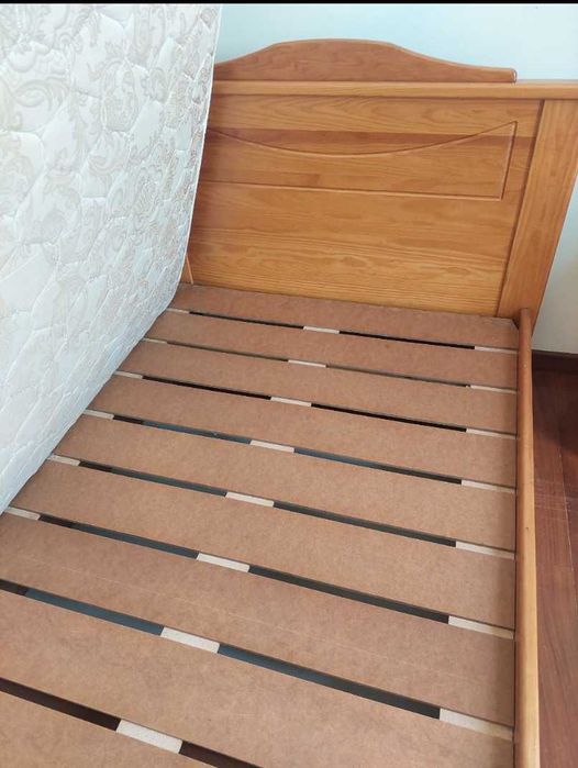 Conjunta cama solteiro + mesa cabeceira cerejeira