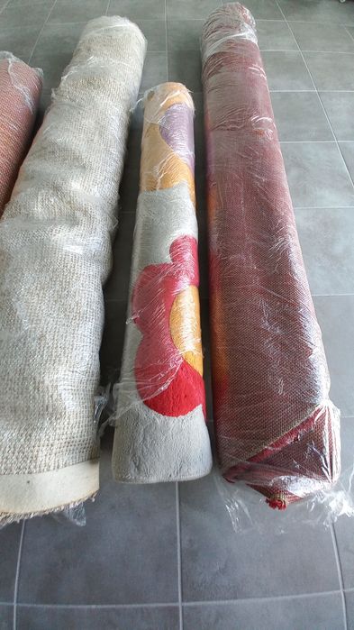 Conjunto 4 tapetes usados.