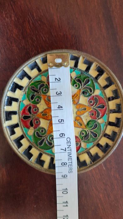 Conjunto de bases decorativas em metal esmaltado – estilo mandala