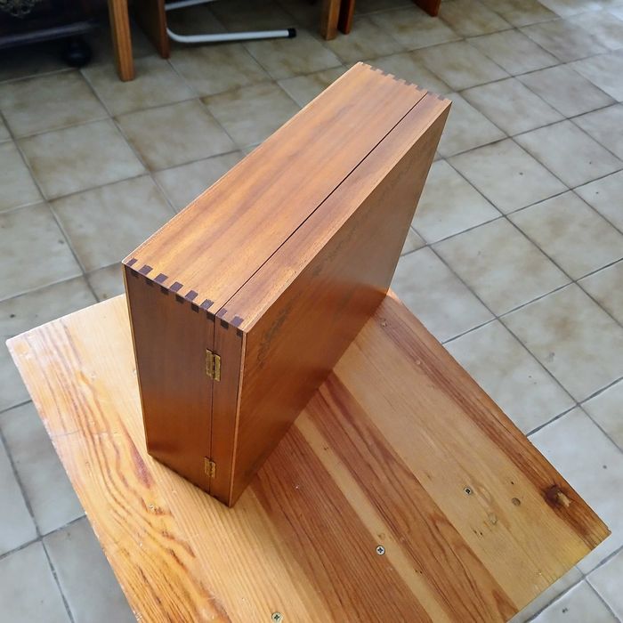 Caixa de madeira para arrumação