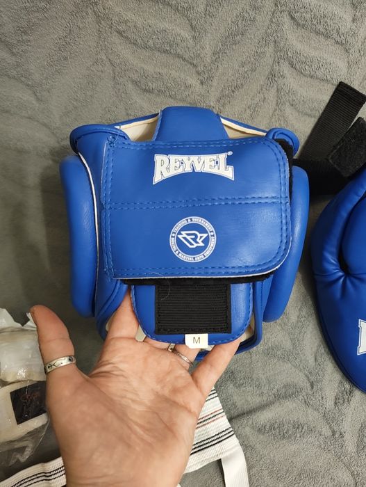 Дитячий набір для єдиноборств/боксу.  Рукавиці, шолом, захист для ніг