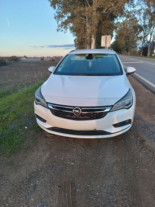 Opel Astra K 1.6 sporttourrer de 2016