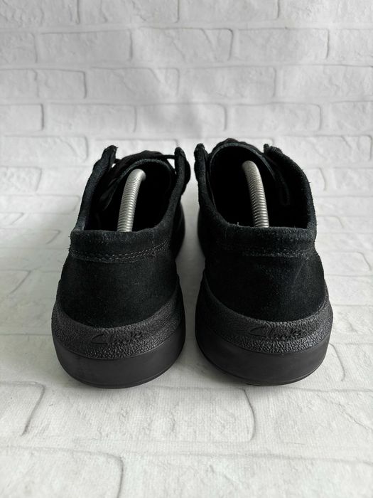 Чорні Чоловічі Замшеві Мокасини Clarks Court Lite Wally Black Size 44 Розмір Туфлі Топсайдери Мешти Класичний Дизайн Із Комфортом Кросівок Оригінал