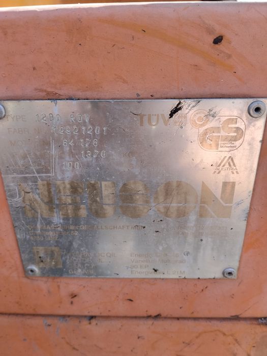 Minikoparka neuson