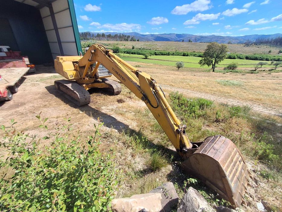 Escavadora Komatsu PC210-5k