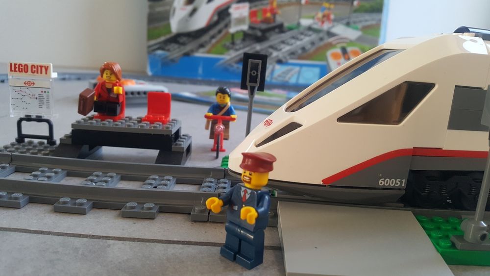 Lego City 60051 Pociąg pasażerski