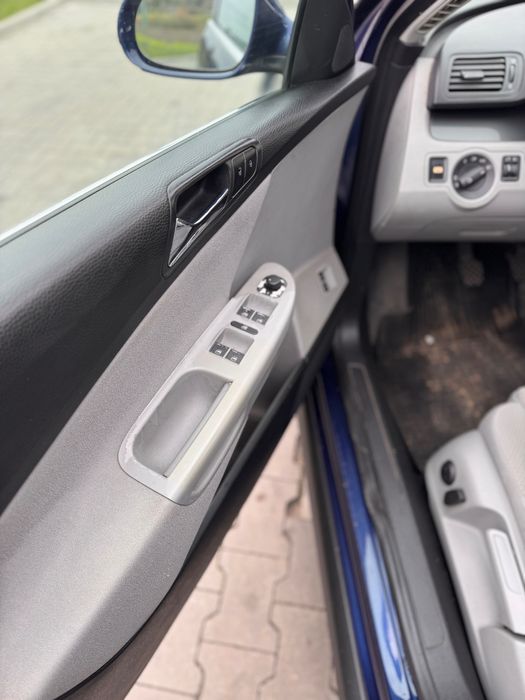 Volkswagen passat 2005r 1,6 benzyna bogata wersja