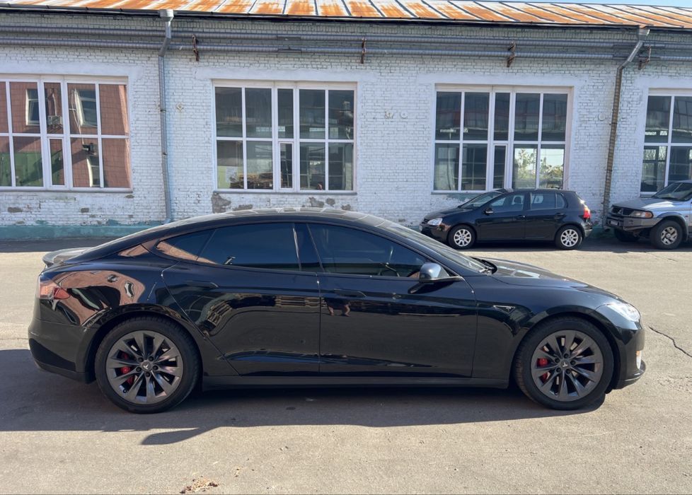 Tesla Model S
