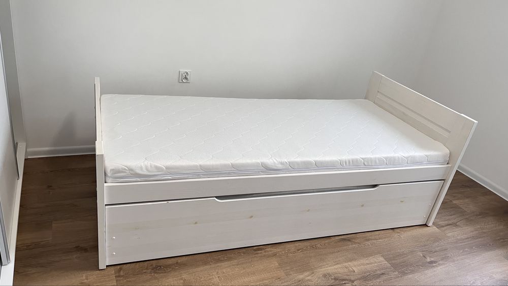 Sprzedam lozko dwuczesciowe 90/200 cm
