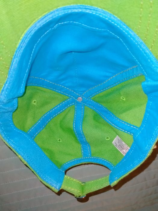 Czapka ESPRIT jak nowa