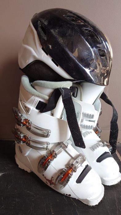 Ski: botas 40-41 e capacete UVEX L-XL - em muito bom estado