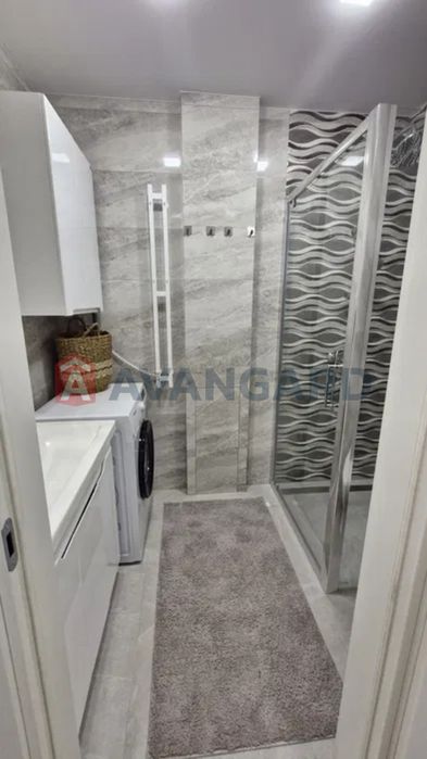 Продам трикімнатну квартиру Козача 39