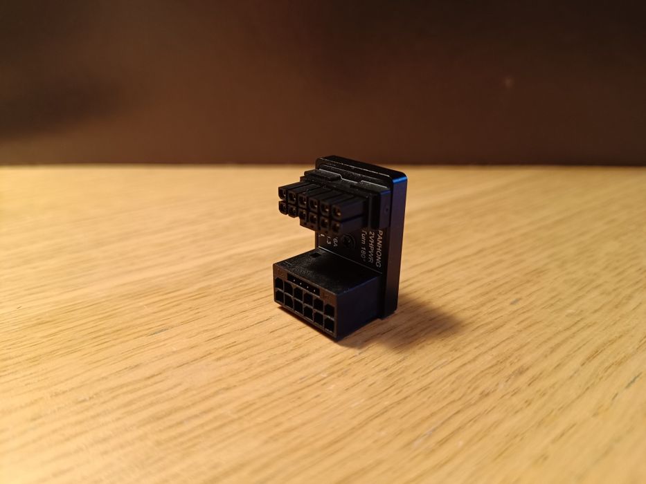 12 VHPWR adapter 180 stopni