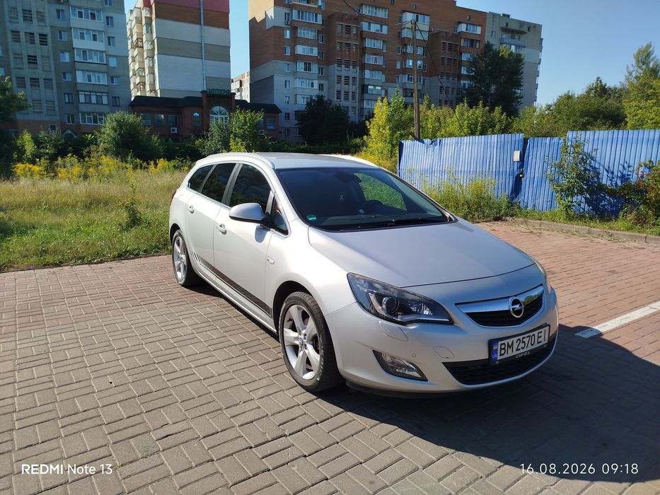 Продаю Opel Astra Sports 2011