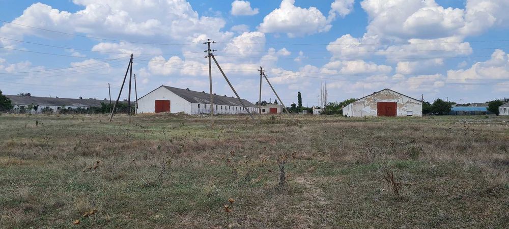 Продаж тваринницького комплексу. 5000 кв.м. 11 га.