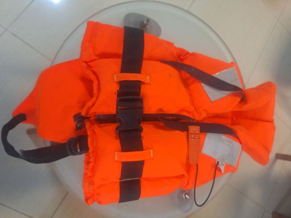 Dziecięca kamizelka ratunkowa kapok