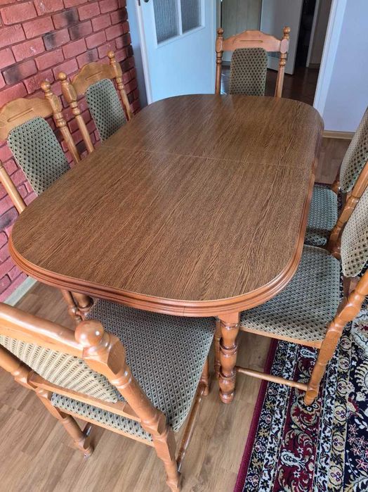 Stół rozkładany 140–180 cm + 8 krzeseł – komplet do jadalni