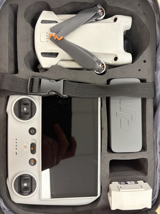 DJI Mini 3 Pro + DJI RC + 2x Bateria