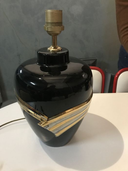 2 Candeeiros pretos com pormenor dourado e prateado