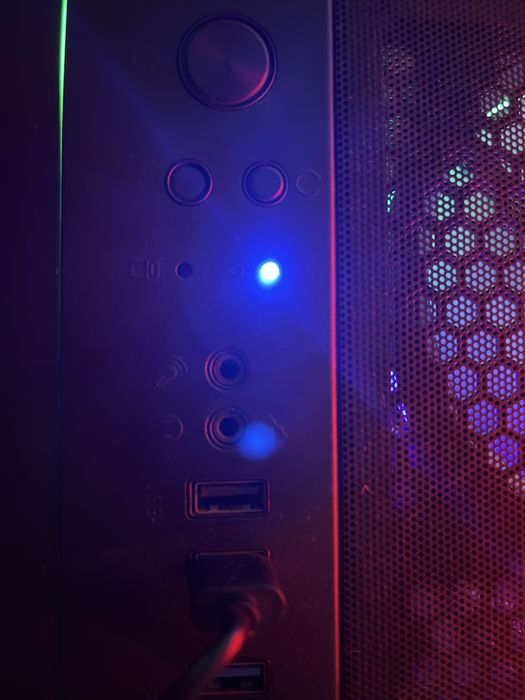 Продам ПК игровой, SSD, 16GB DDR4