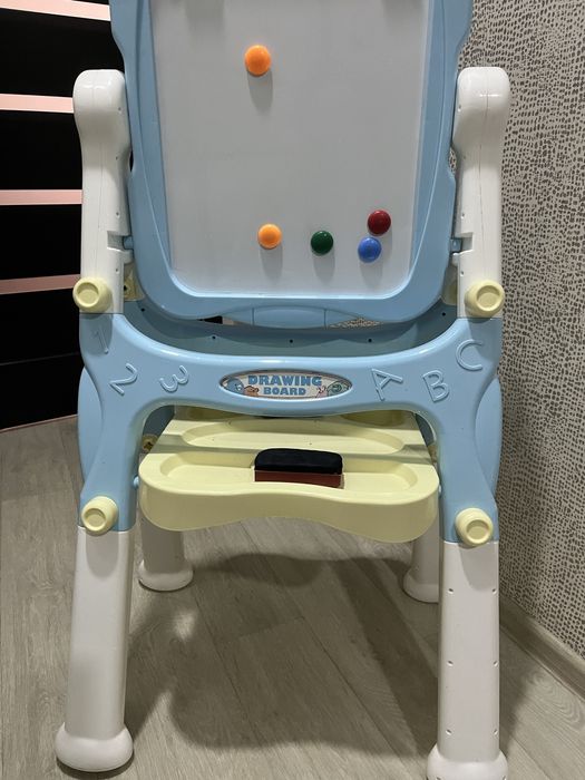 Продам мольберт artist 675