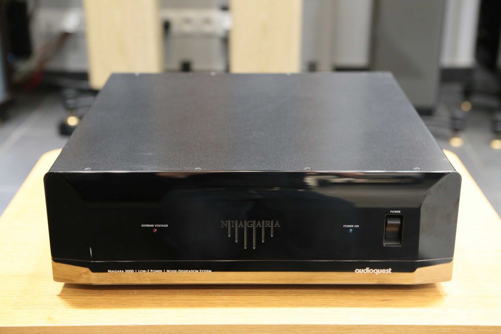 Audioquest Niagara 5000 kondycjoner zasilania 12 gniazd