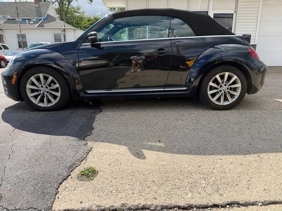 Volkswagen Beetle Dune Convertible      2017