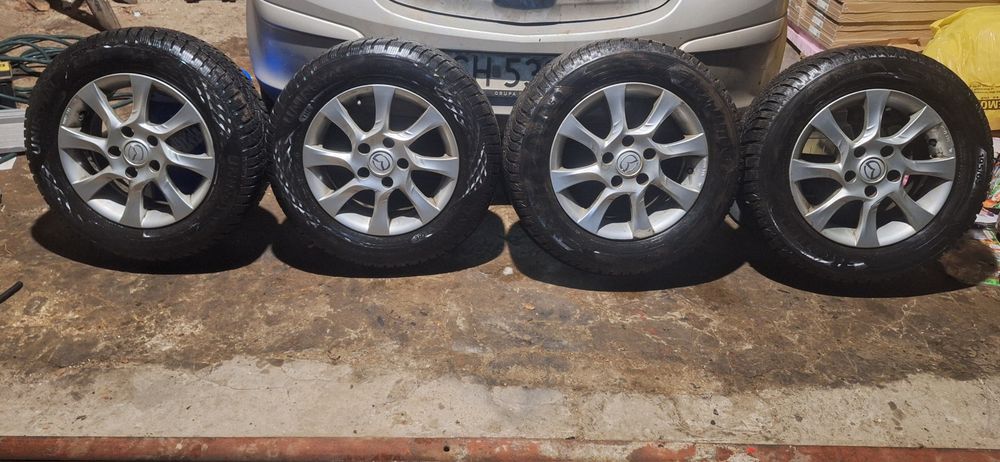 Mazda 3 Hatchback 1.6 Benzyna 105 KM  2011   148 800km