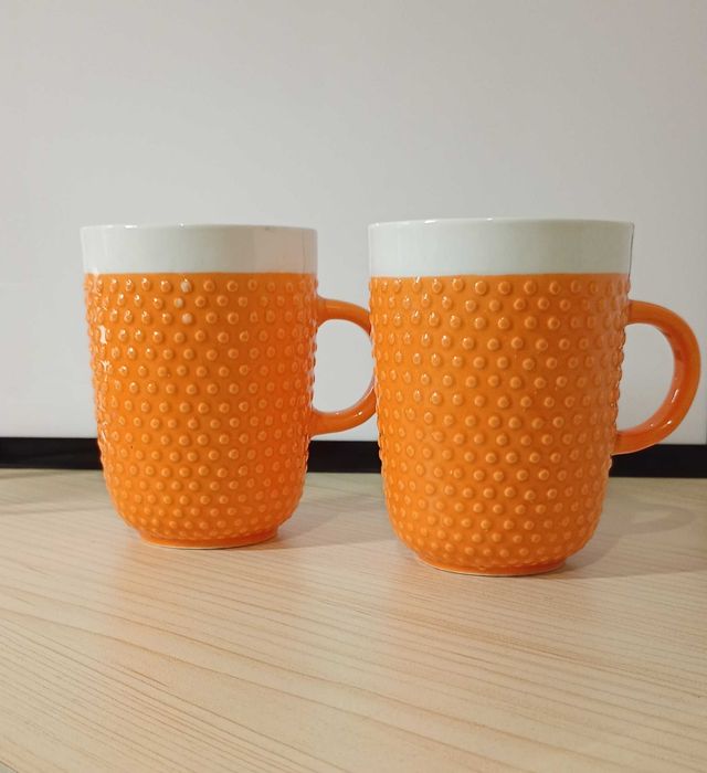 Kubek ceramiczny Home&You Textur, pomarańcz, kropki 3D, 350 ml.