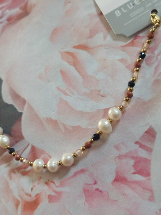 Bransoletka z kamykami i perełkami