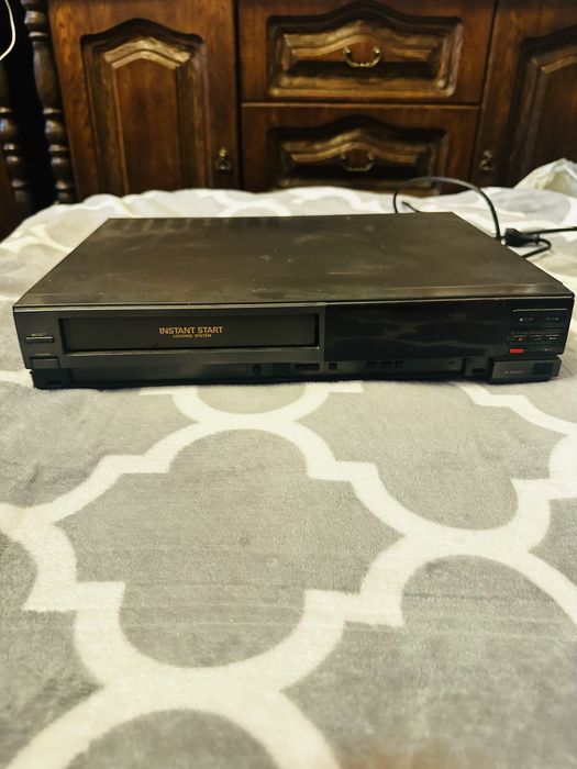 Magnetowid Sanyo VHR-7100EE Sprawny