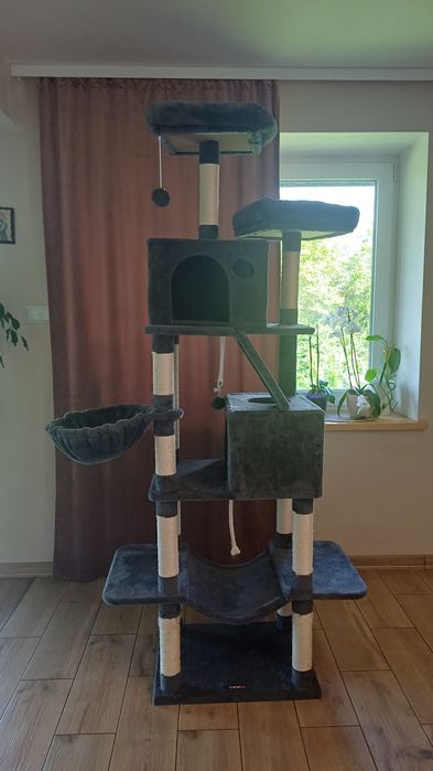 Duży drapak dla kota
