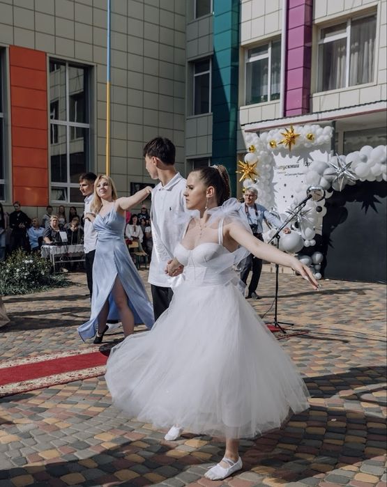 Продам Випускну сукню