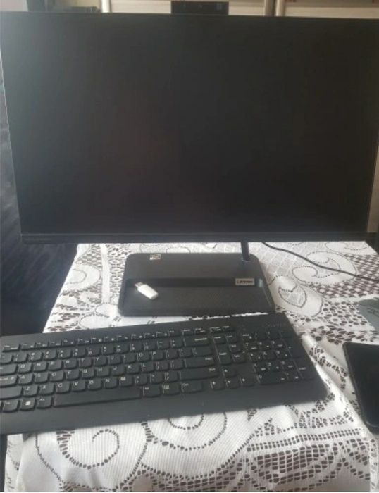 Komputer PC Lenovo IdeaCentre AIO 3-24ALC6 R3 5300U, 8GB 512GB
