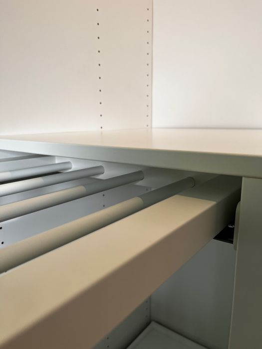 Wieszak na spodnie i wysuwana taca na buty Ikea