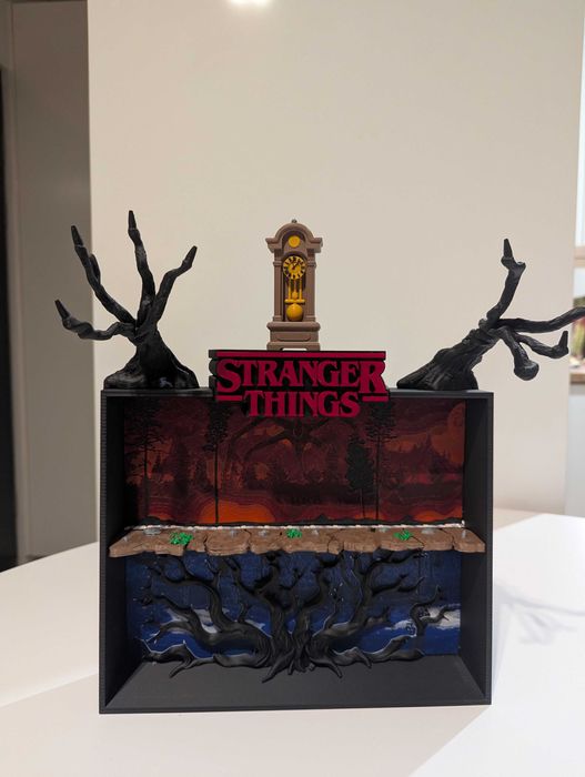 Póleczka na figurki Kinder Joy Stranger things