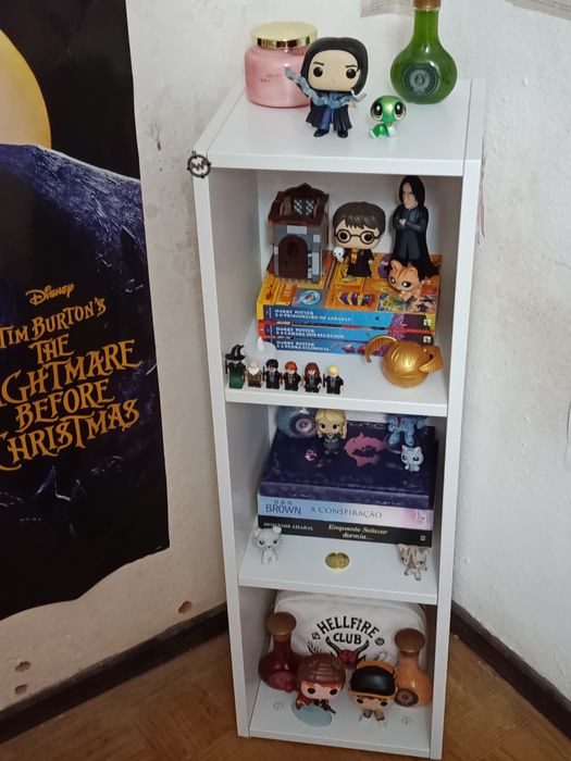 Estante pequena branca