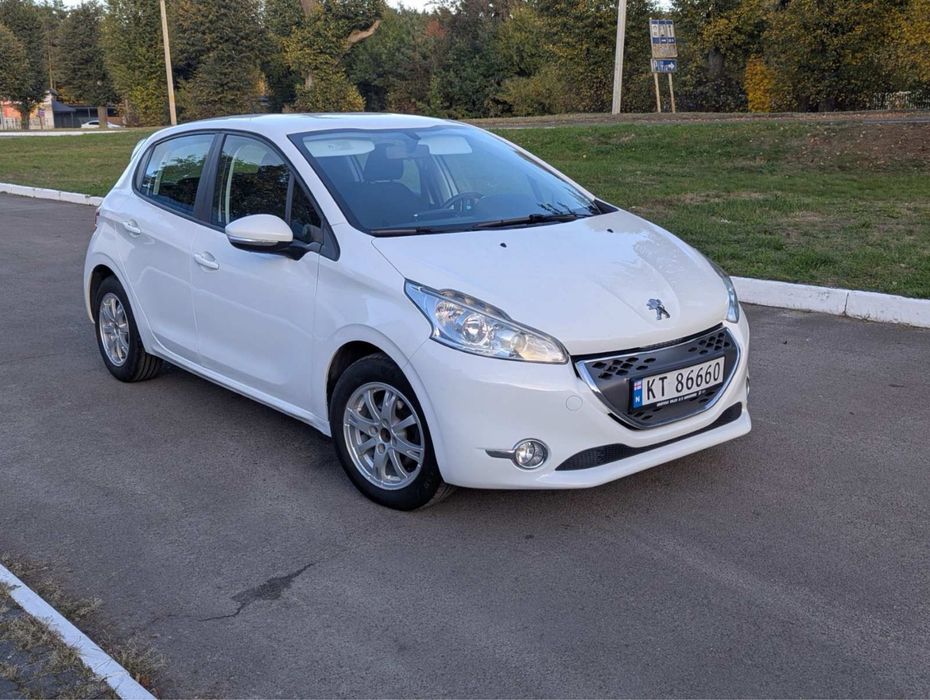 Peugot 208 автомат