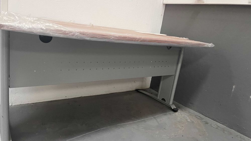 Mesa Escritório Metal e Madeira