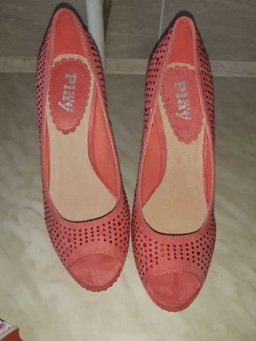 Босоніжки туфлі нові, на платформі