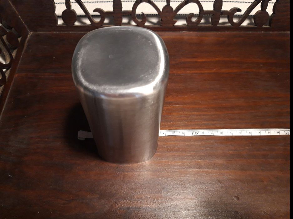 Elegante copo para escova e pasta de dentes, de metal
