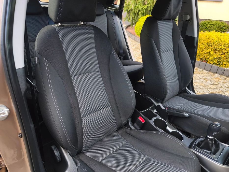 Hyundai I30 1.6 benzyna 135KM Klimatyzacja / Parktronic tył/ LED