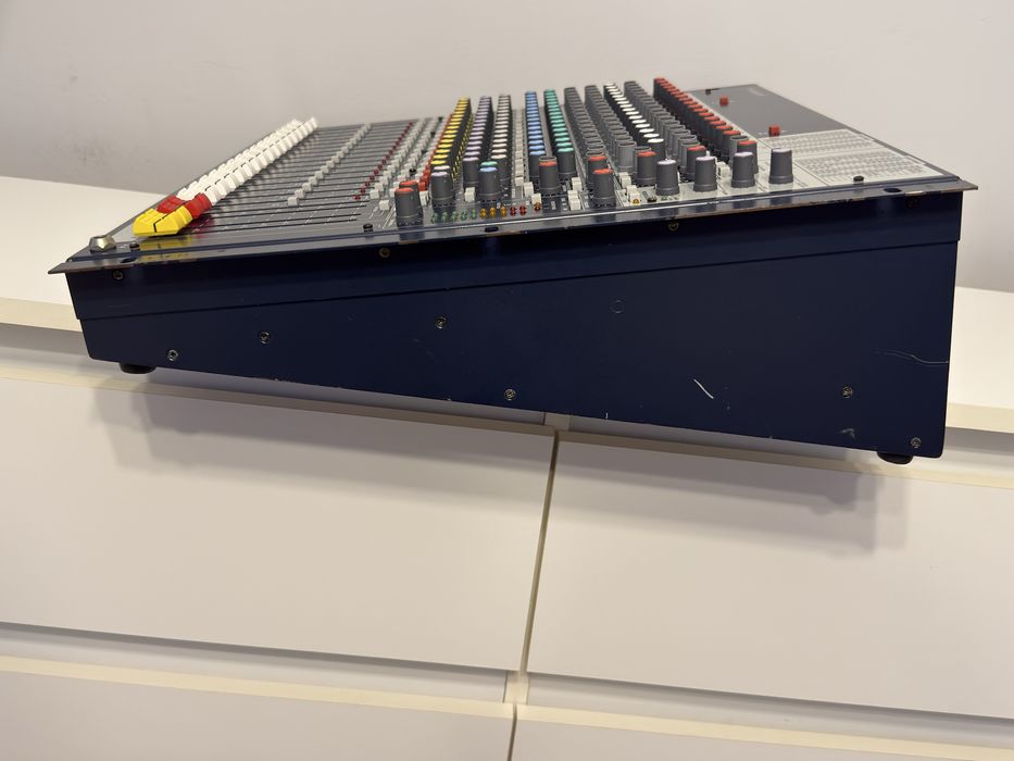 Soundcraft FX 16ii mikser