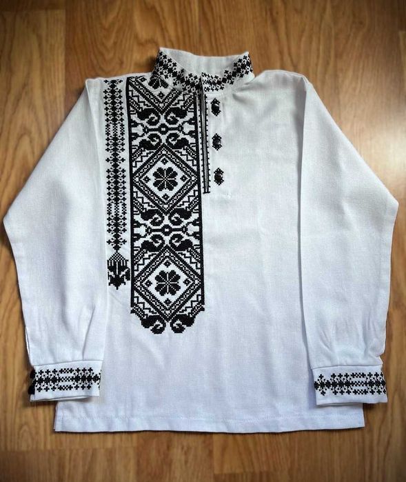 Біла дитяча вишиванка для хлопчика святкова шкільна з довгим рукавом