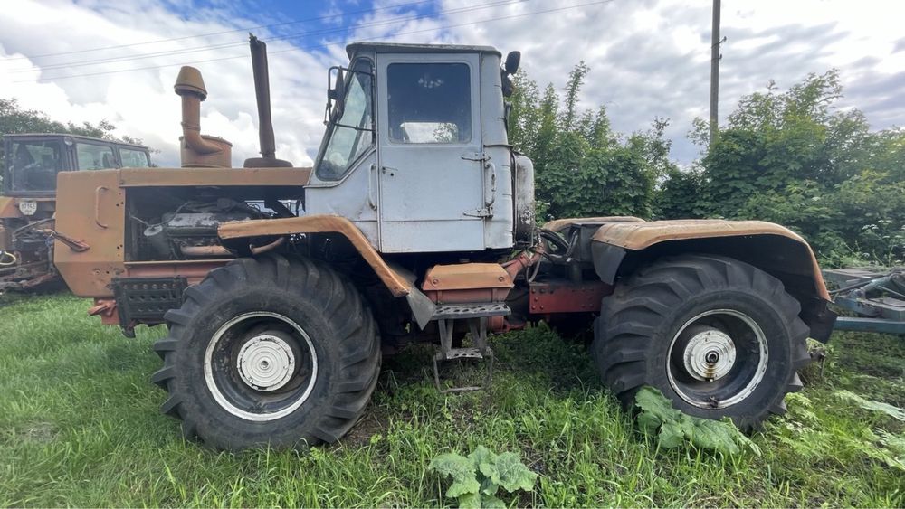 Колісний Трактор T-150