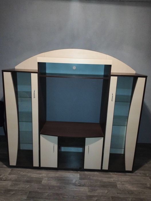 Продам мебельную стенку ПОЛТАВА